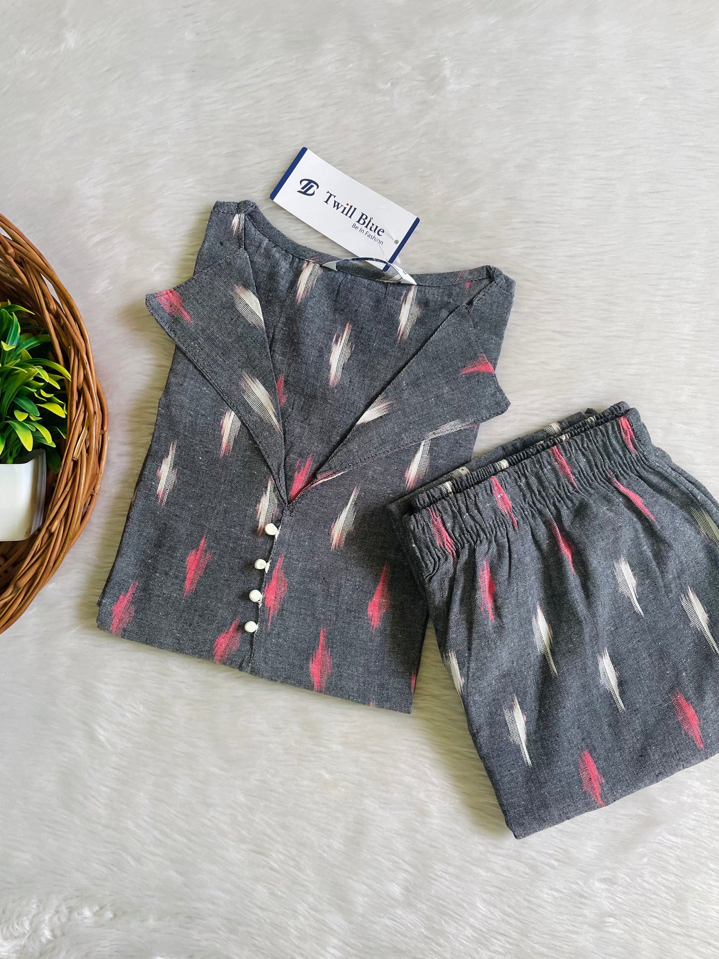Premium Handloom Ikkat Co-ord Set (JOY023)
