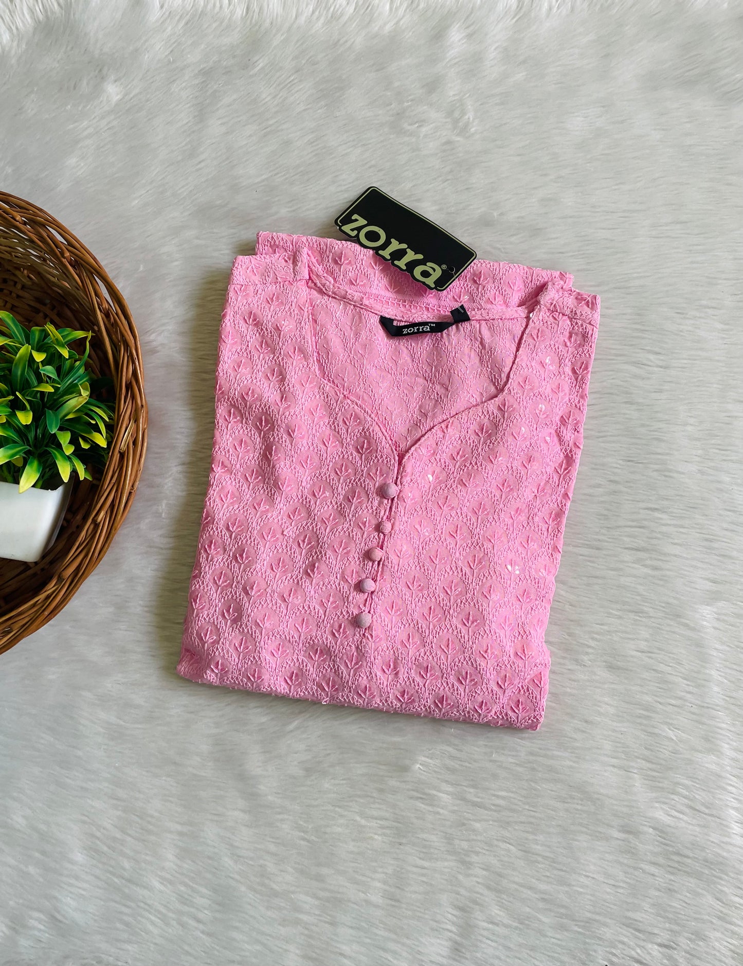 Hotselling Chikankari Kurtis